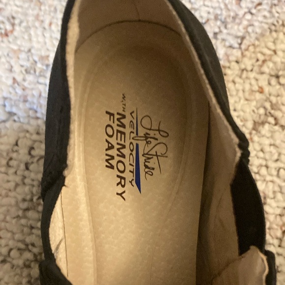 Like New……Elegant Black Women's Life Stride Memory Foam Ankle Boots - Picture 2 of 9